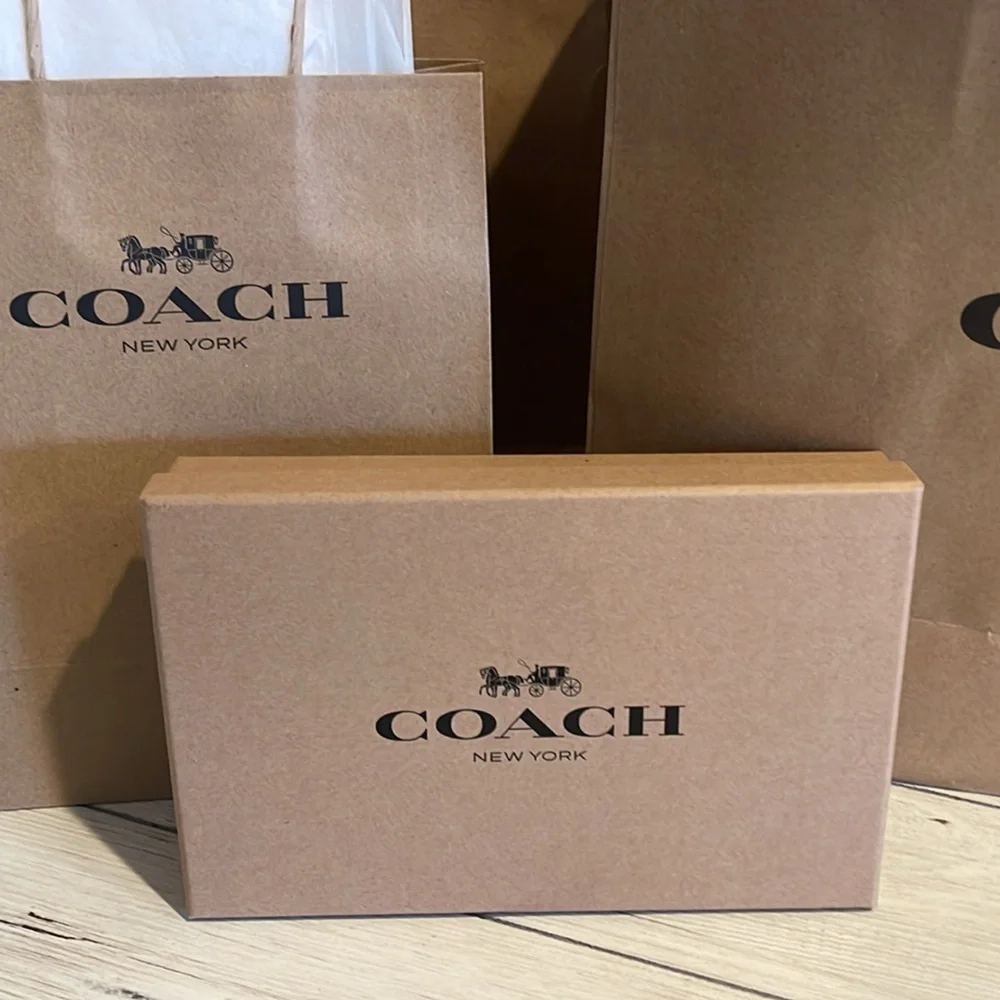 COACH Wallet Gift Set. BROWN NWT. Gift with Box,, & Seal. - Picture 8 of 10